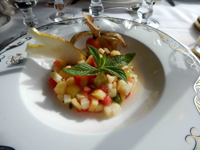 Breakfast fruit starter