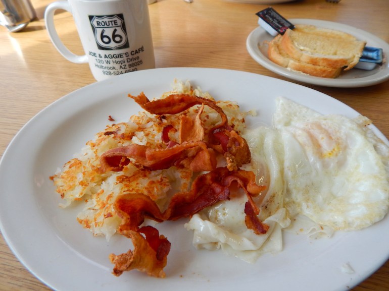 Joe&amp;Aggie-brekkie