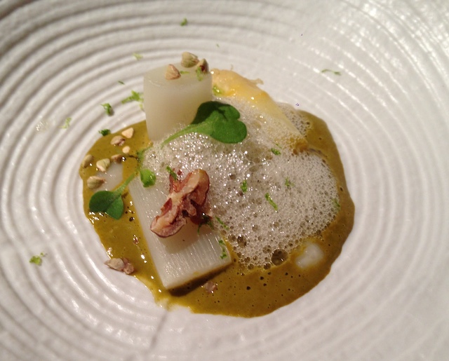 White asparagus with sea anemone
