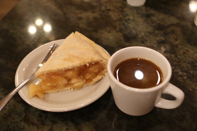 5c coffee with apple pie