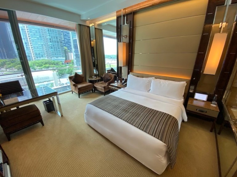Room Fullerton Bay