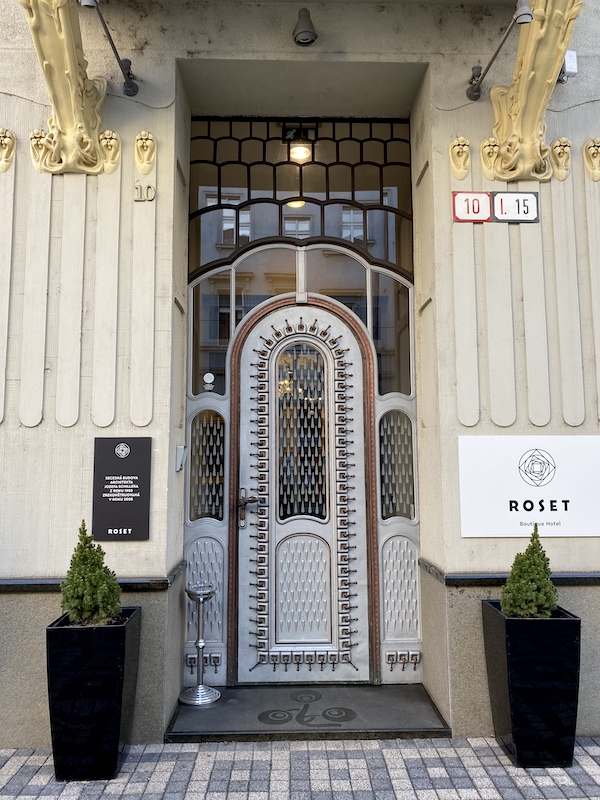 Entrance Roset Hotel