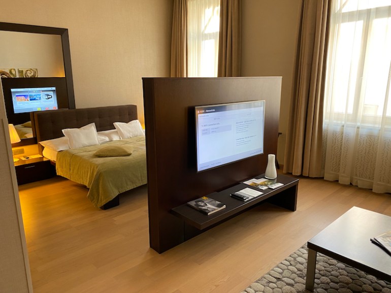 Room with two TV's